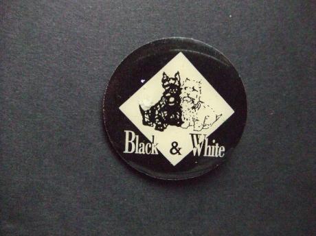 Black & White blended Scotch Whiskey ( fris en zuiver)